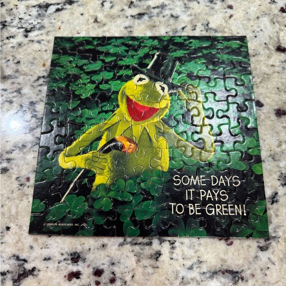 JIM HENSON HALLMARK CARDS 1981 KERMIT THE FROG ERIN GO FROG  7” PUZZLE - Picture 3 of 5